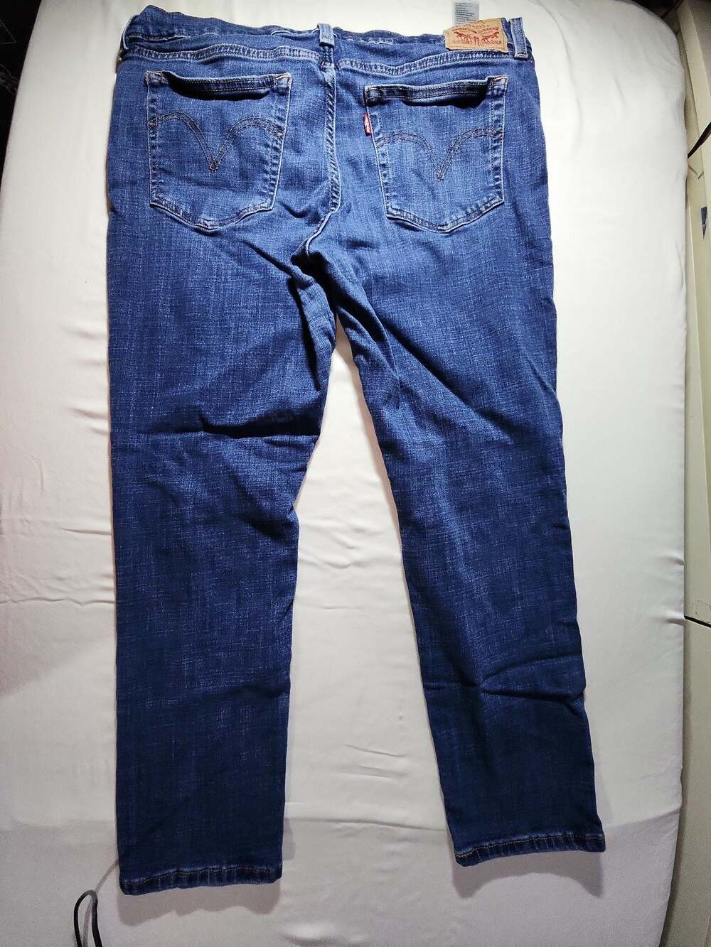 Levi's Boyfriend Jeans Size 32x27 Distressed